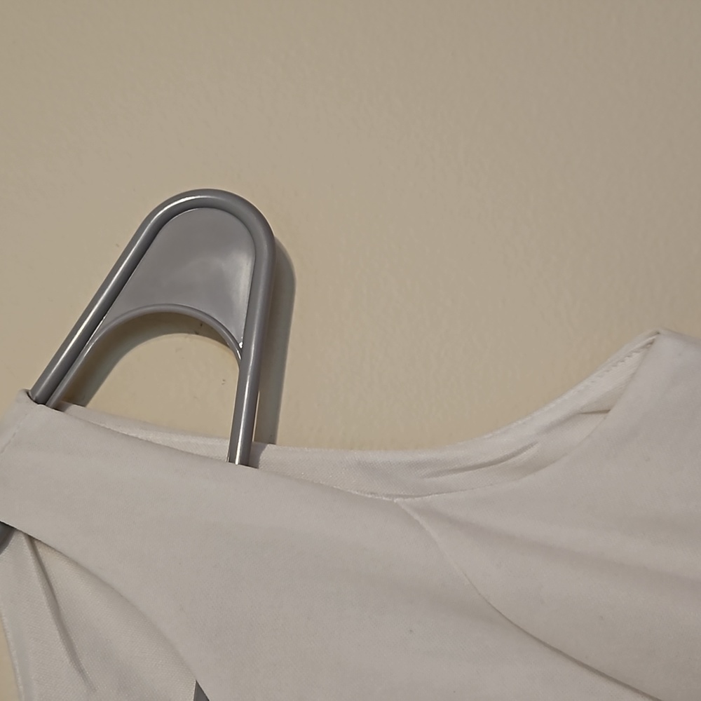 Belongsci White sleeveless cut put on the sides dress - Picture 4 of 7